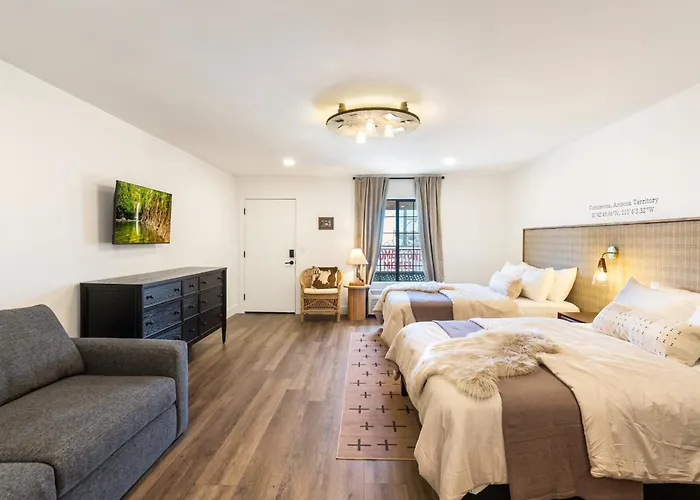 History Hotel *